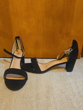 Classic Black Ankle-Strap Block Heel Sandals